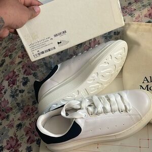 Alexander MCQUEEN sneakers size 39 never worn